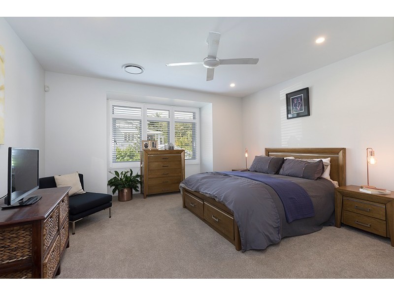 2/15 Brinawa Street, Camp Hill QLD 4152