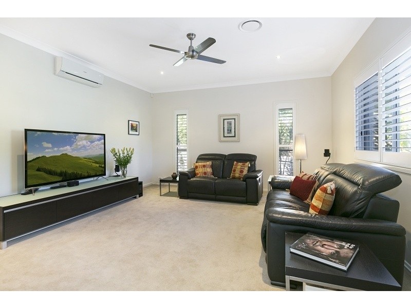 20 Scandia Street, Kenmore QLD 4069