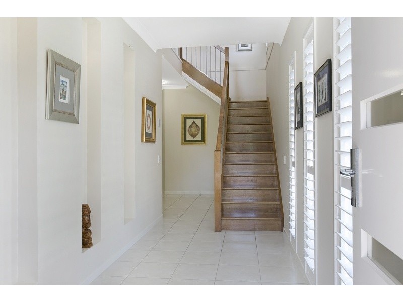 20 Scandia Street, Kenmore QLD 4069
