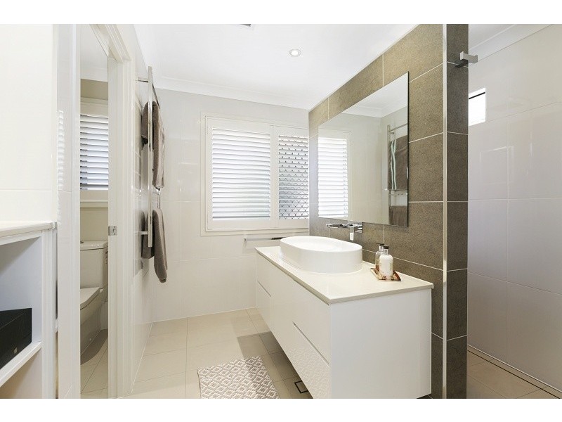 20 Scandia Street, Kenmore QLD 4069