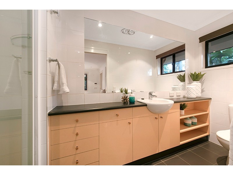 28 Harefield Street, Indooroopilly QLD 4068