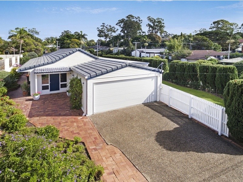 1A St David St, Kenmore QLD 4069
