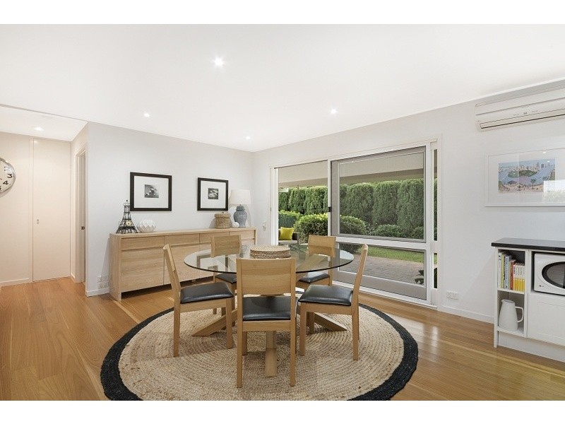 1A St David St, Kenmore QLD 4069
