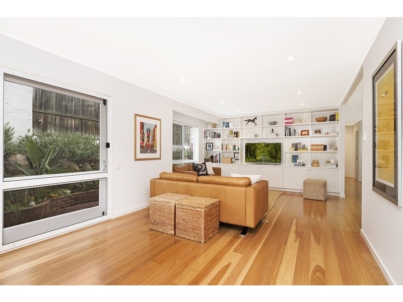1A St David St, Kenmore QLD 4069
