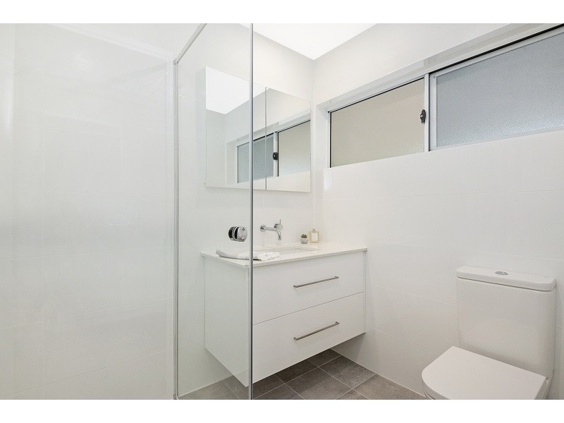 1A St David St, Kenmore QLD 4069