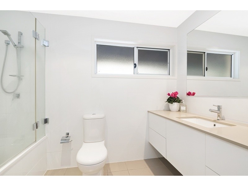 1A St David St, Kenmore QLD 4069