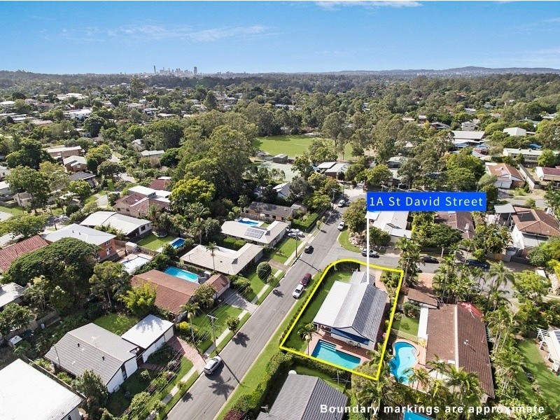 1A St David St, Kenmore QLD 4069