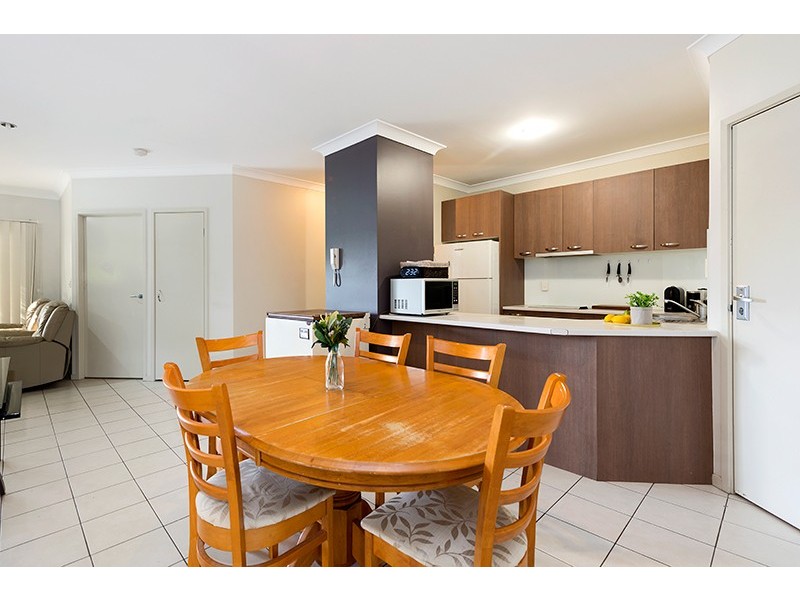 3/45 Railway Avenue, Indooroopilly QLD 4068