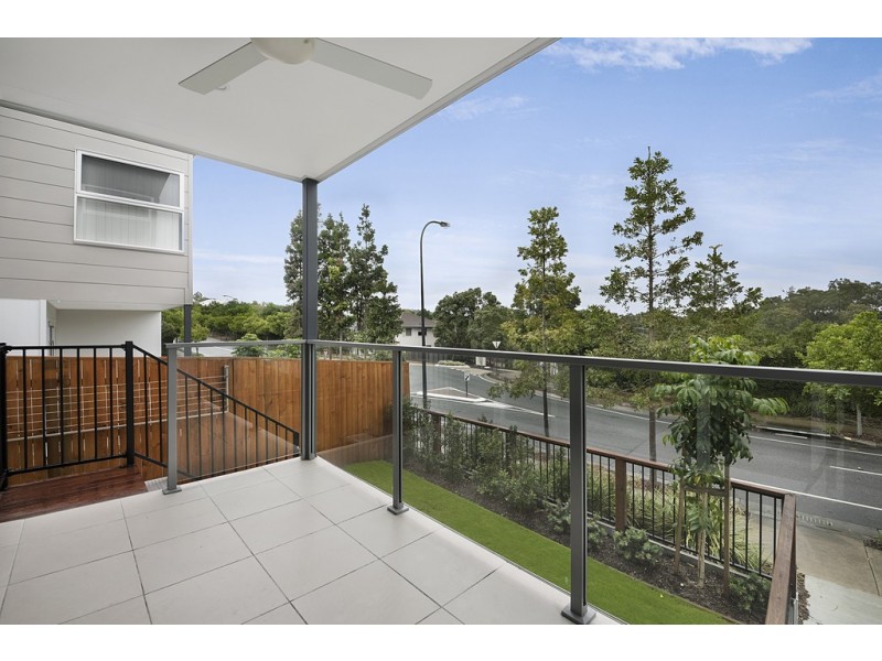 3/2 Lakes Entrance Drive, Springfield Lakes QLD 4300