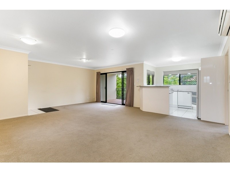 2/11 Holland Street, Toowong QLD 4066