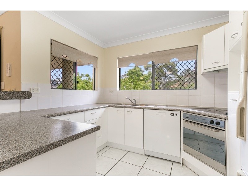2/11 Holland Street, Toowong QLD 4066