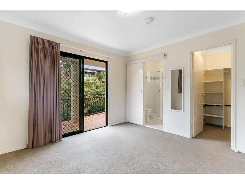 2/11 Holland Street, Toowong QLD 4066
