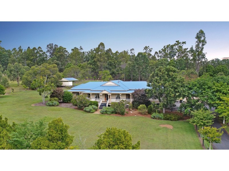 15 Castlereagh Place, Anstead QLD 4070