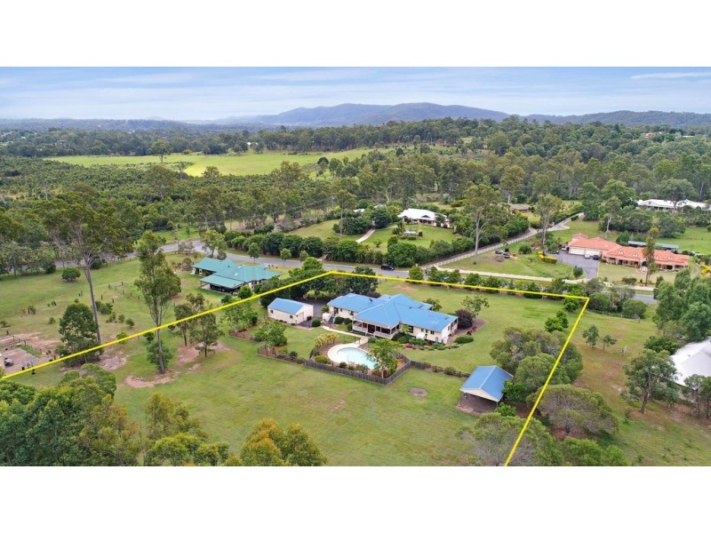 15 Castlereagh Place, Anstead QLD 4070