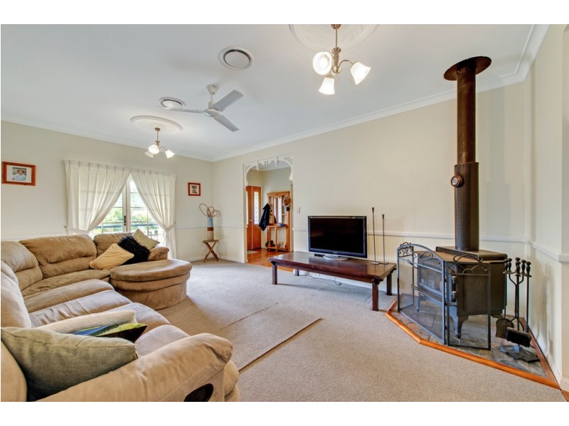 15 Castlereagh Place, Anstead QLD 4070