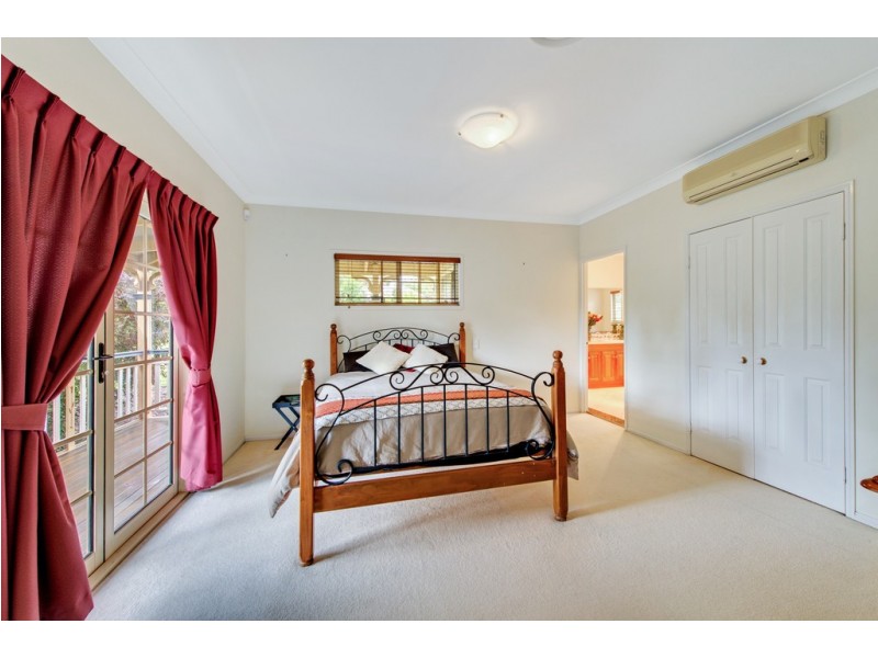 15 Castlereagh Place, Anstead QLD 4070
