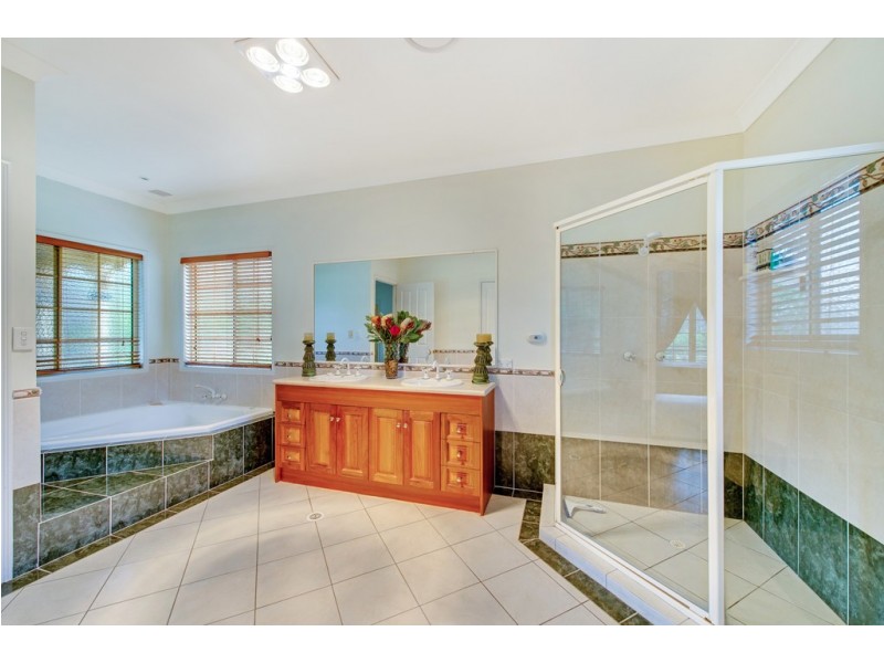 15 Castlereagh Place, Anstead QLD 4070