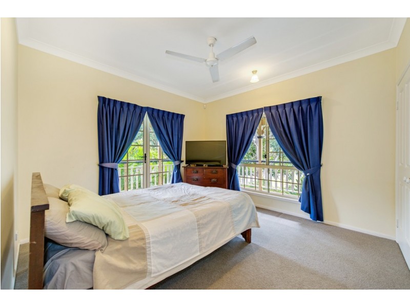 15 Castlereagh Place, Anstead QLD 4070