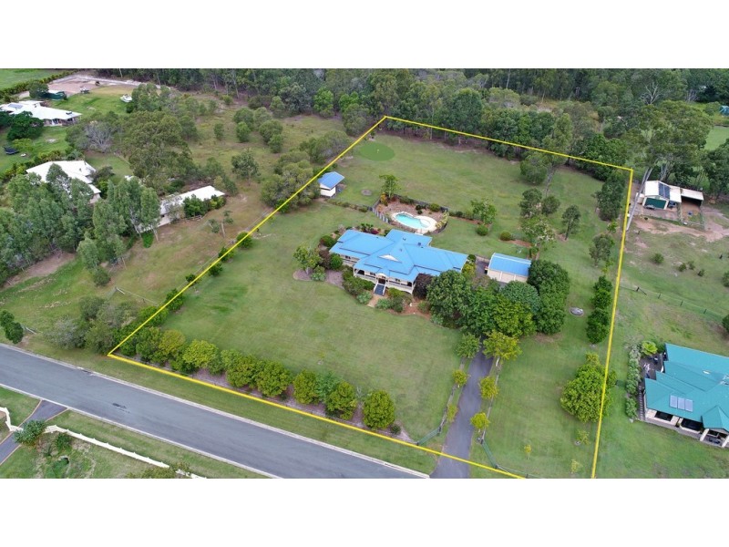 15 Castlereagh Place, Anstead QLD 4070