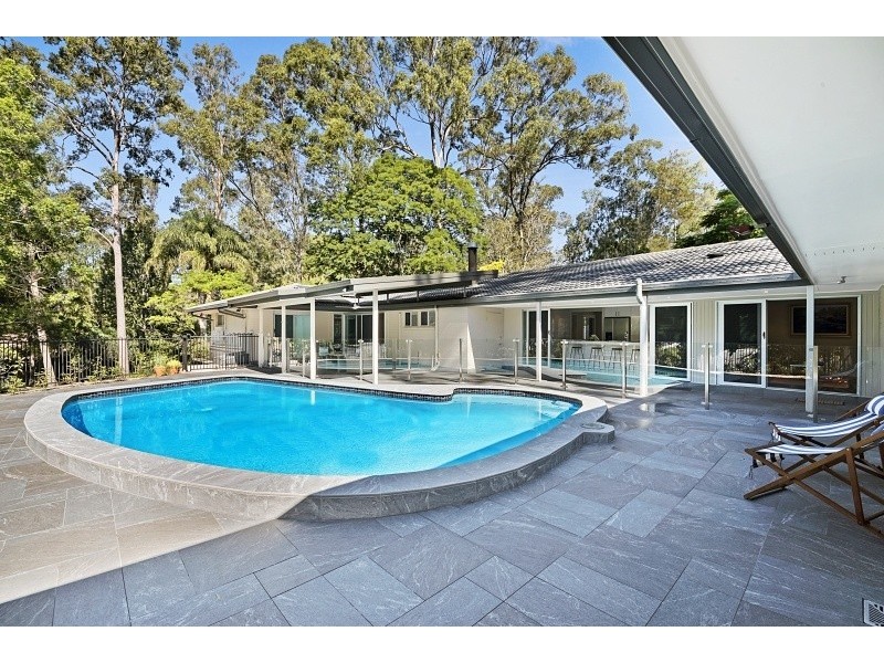 20 Scenic Road, Kenmore QLD 4069