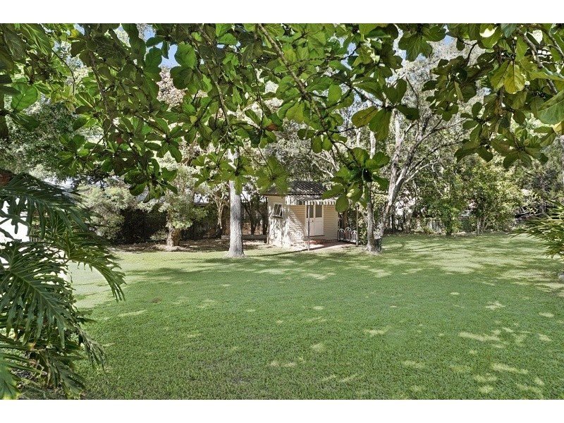 20 Scenic Road, Kenmore QLD 4069