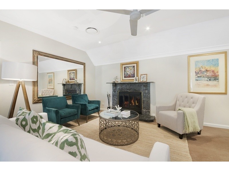 20 Scenic Road, Kenmore QLD 4069