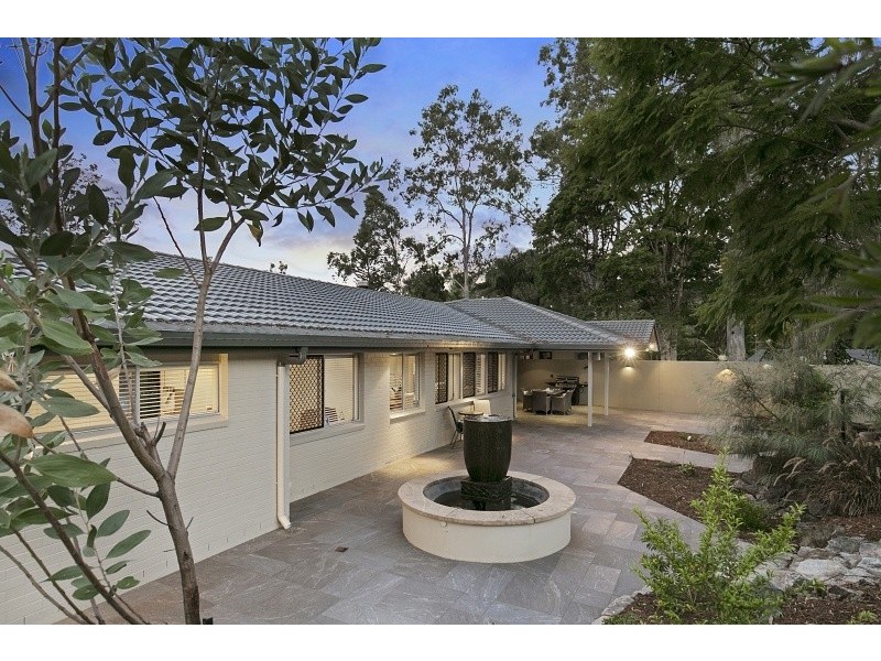 20 Scenic Road, Kenmore QLD 4069