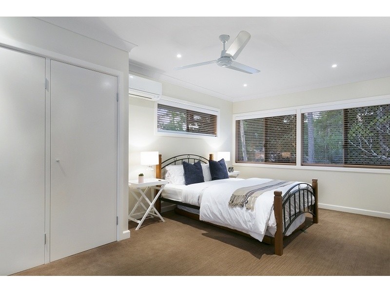 20 Scenic Road, Kenmore QLD 4069