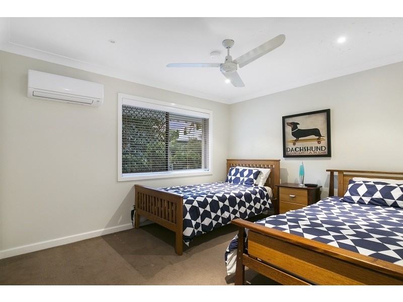 20 Scenic Road, Kenmore QLD 4069