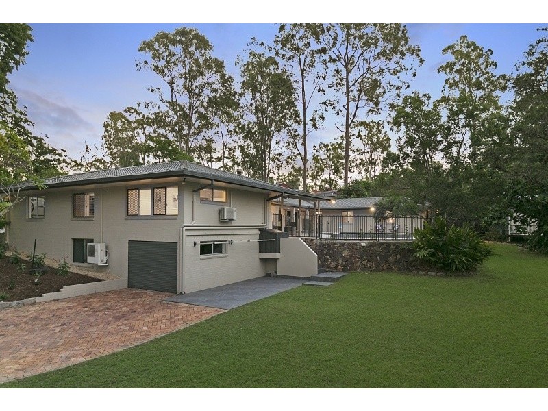 20 Scenic Road, Kenmore QLD 4069