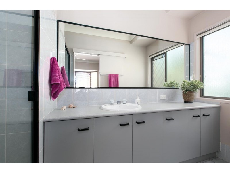 77 Blackwall Road, Chuwar QLD 4306