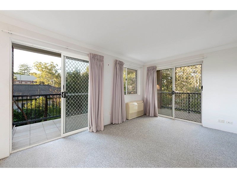 4/69 Fairley Street, Indooroopilly QLD 4068