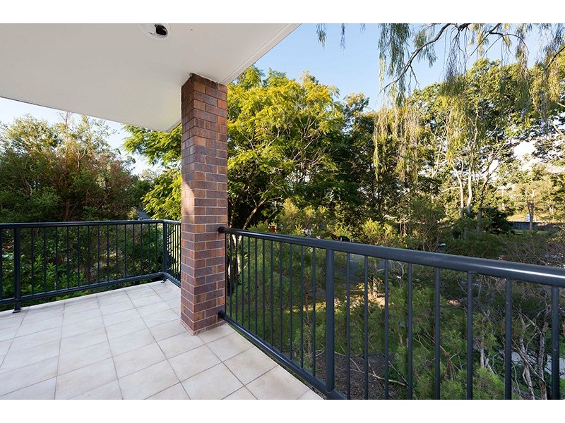 4/69 Fairley Street, Indooroopilly QLD 4068