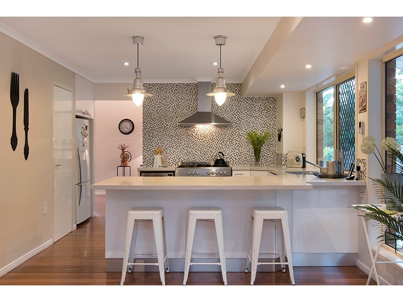 24 Drysdale Crescent, Brookfield QLD 4069
