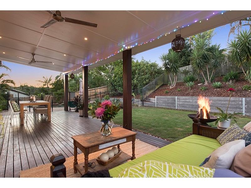 24 Drysdale Crescent, Brookfield QLD 4069