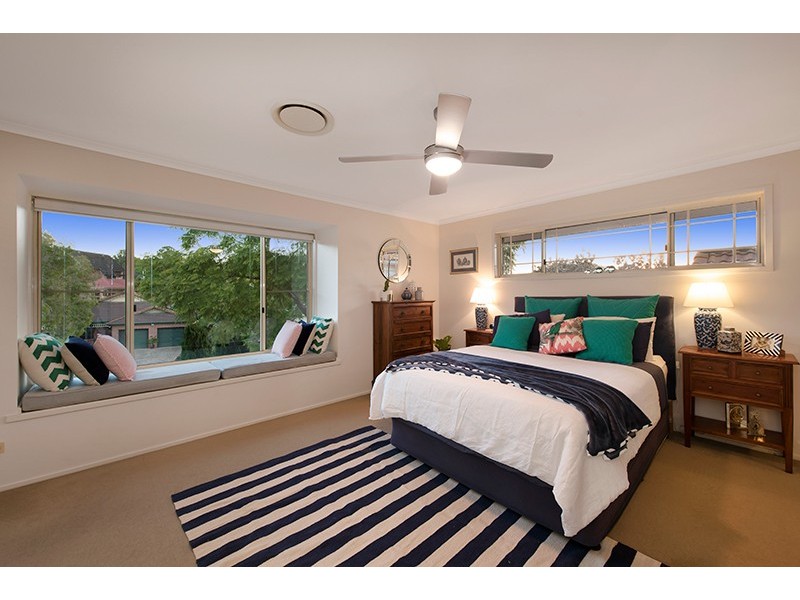 24 Drysdale Crescent, Brookfield QLD 4069