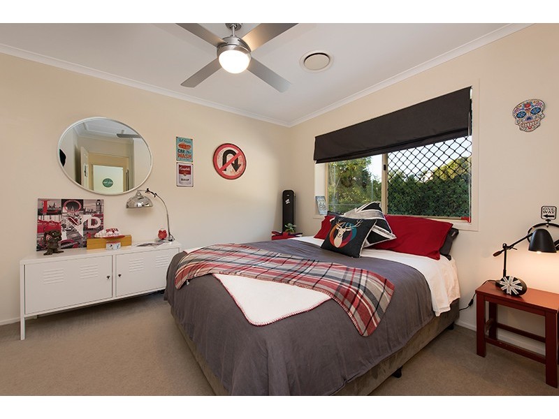24 Drysdale Crescent, Brookfield QLD 4069
