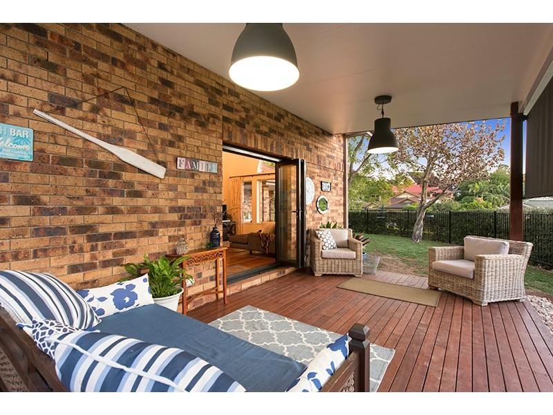 24 Drysdale Crescent, Brookfield QLD 4069