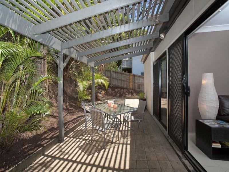 4/109 Sir Fred Schonell Drive, St Lucia QLD 4067