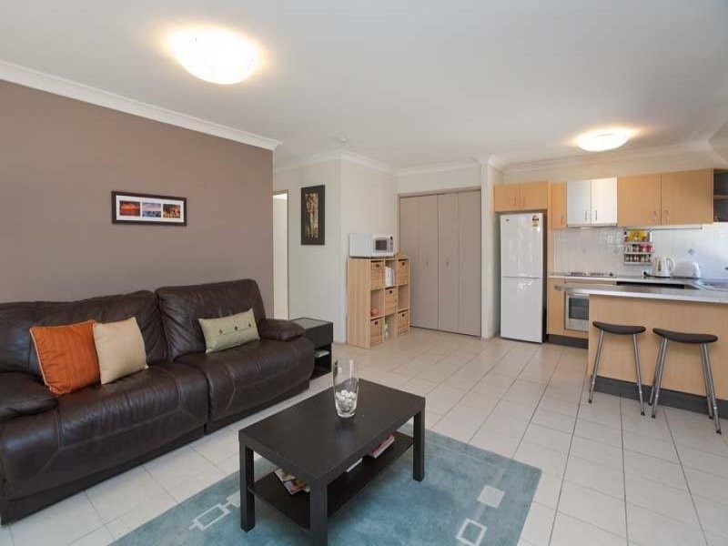 4/109 Sir Fred Schonell Drive, St Lucia QLD 4067