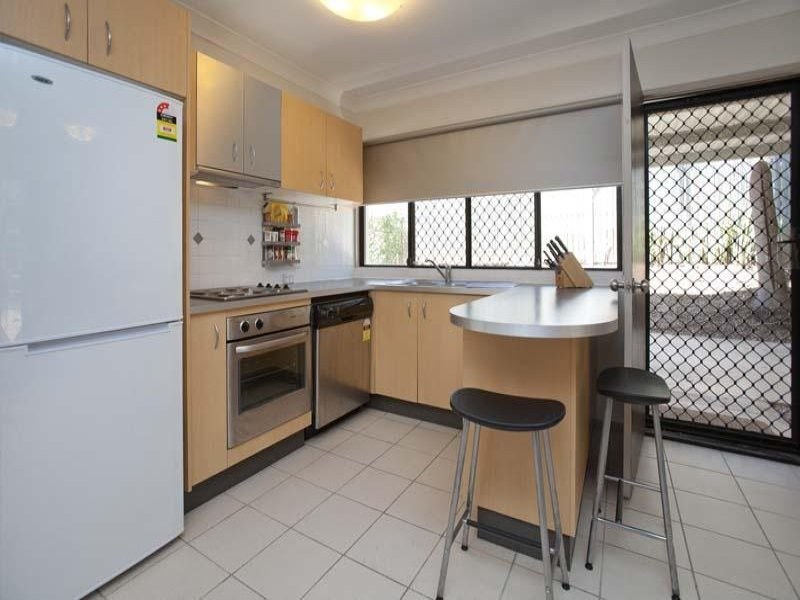 4/109 Sir Fred Schonell Drive, St Lucia QLD 4067