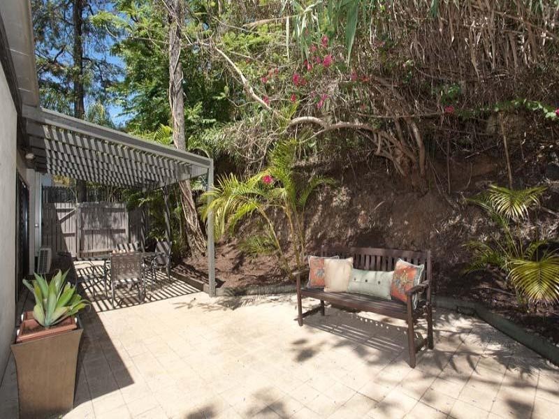 4/109 Sir Fred Schonell Drive, St Lucia QLD 4067