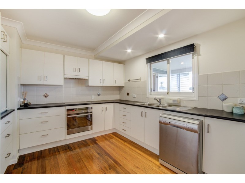 26 Denton St, Wishart QLD 4122