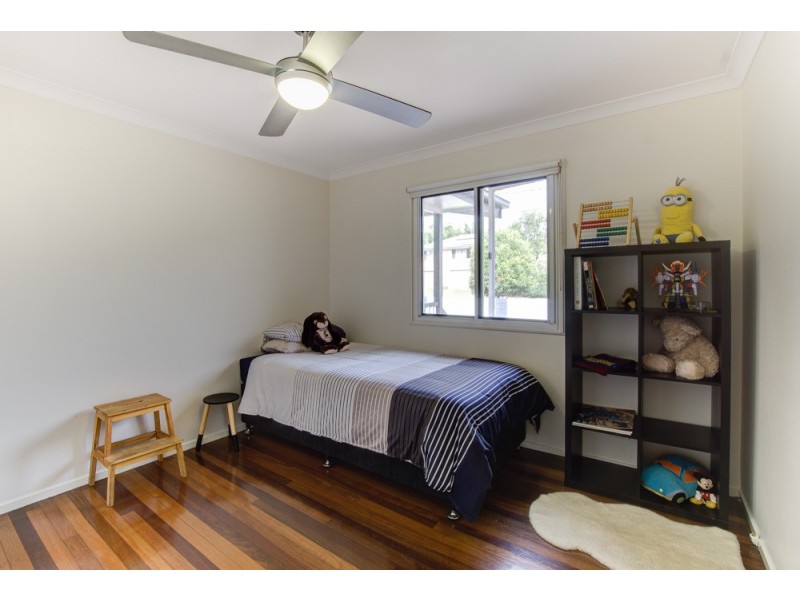 26 Denton St, Wishart QLD 4122