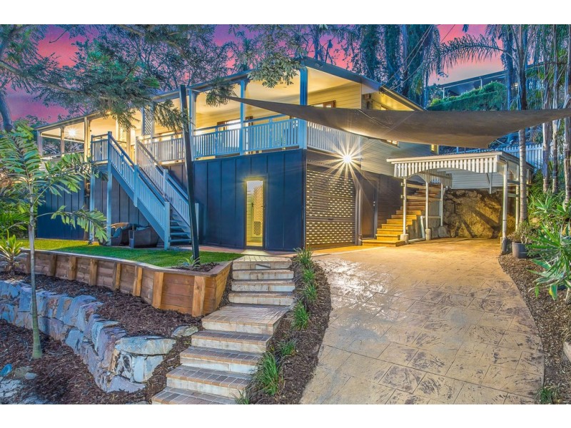 30 Rosewood Street, Bardon QLD 4065