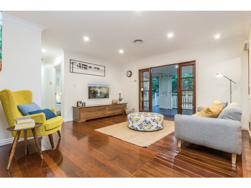 30 Rosewood Street, Bardon QLD 4065