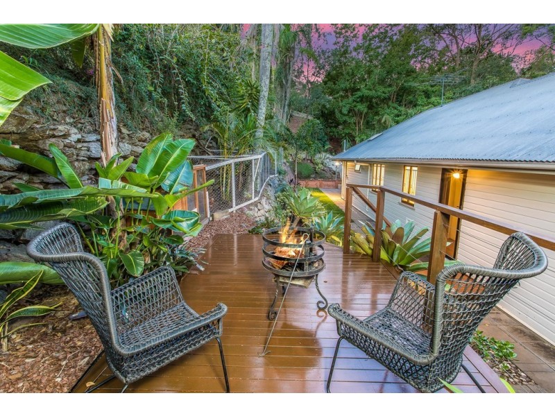 30 Rosewood Street, Bardon QLD 4065