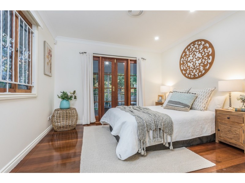 30 Rosewood Street, Bardon QLD 4065