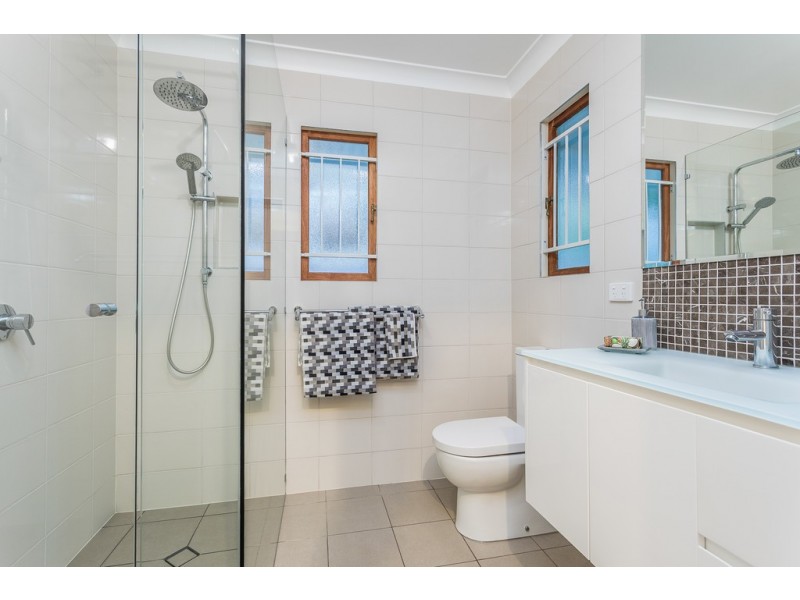 30 Rosewood Street, Bardon QLD 4065