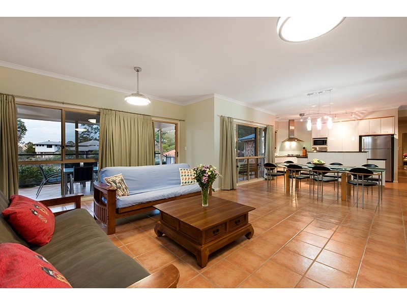 24 Outlook Terrace, Ferny Grove QLD 4055